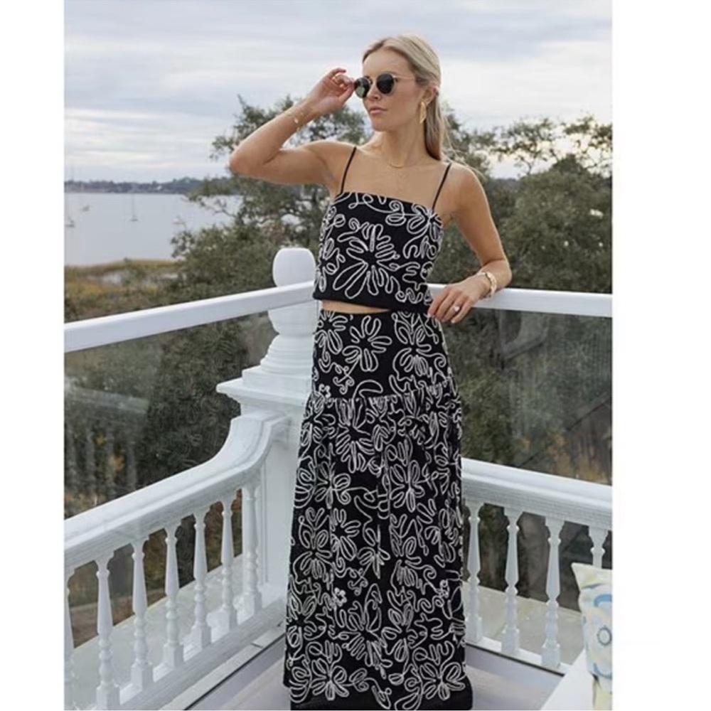 NWT Antonio Melani x Style by Simkins Aoife Crochet Top & Skirt Set - Picture 4 of 8